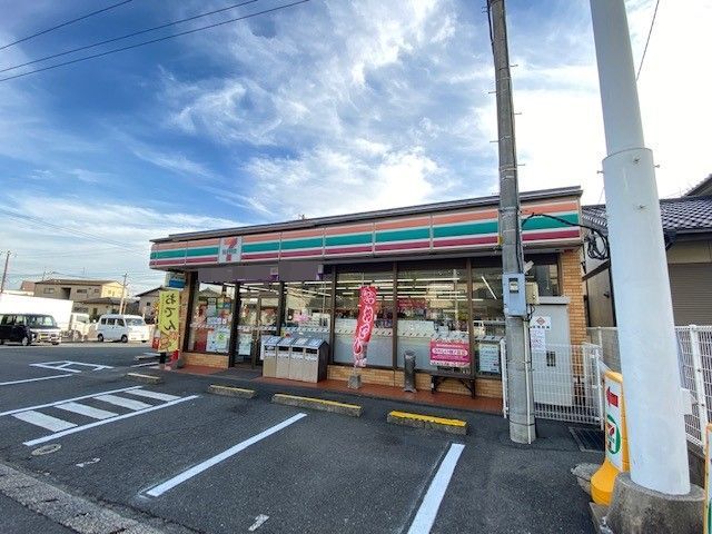 コンビニ　セブンイレブン（コンビニ）まで170m