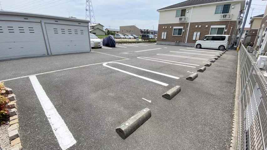 駐車場　駐車場