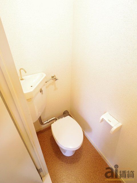 トイレ　※同仕様写真です