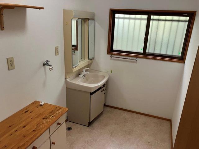 洗面設備　洗面室