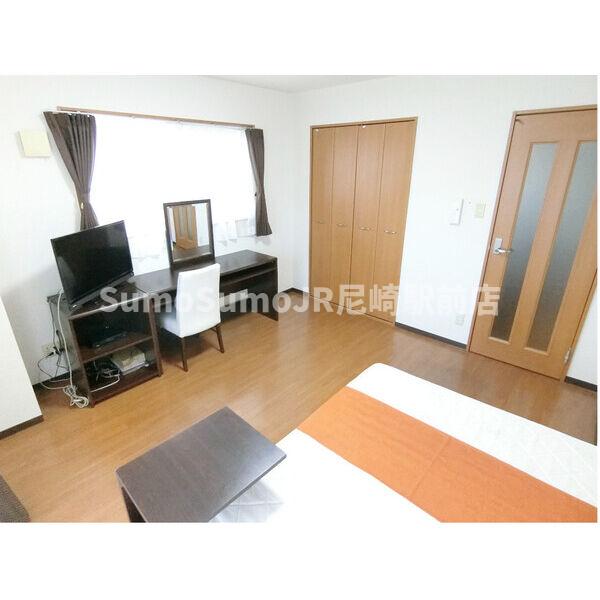 居室・リビング　こちらの居間で趣味の時間をお楽しみください