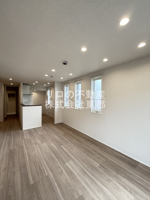 居室・リビング　広いリビングでゆったりくつろげる憩いの空間♪