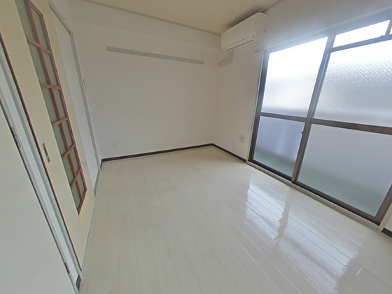 居室・リビング　※別部屋の写真です