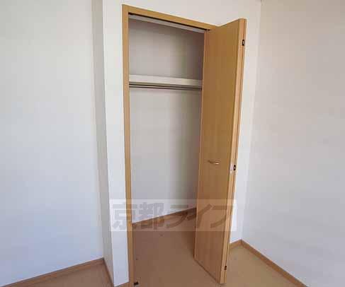 収納　６．５帖の部屋の収納です。