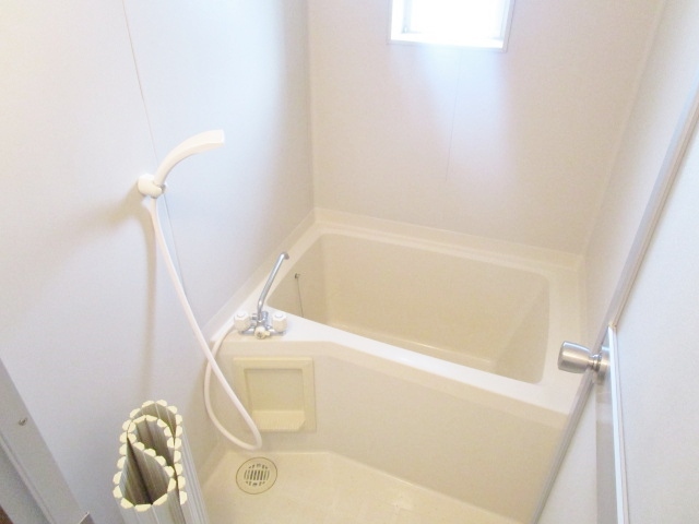 バス・シャワールーム　別号室の参考写真になります。