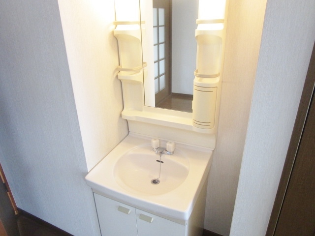 洗面設備　別号室の参考写真になります。