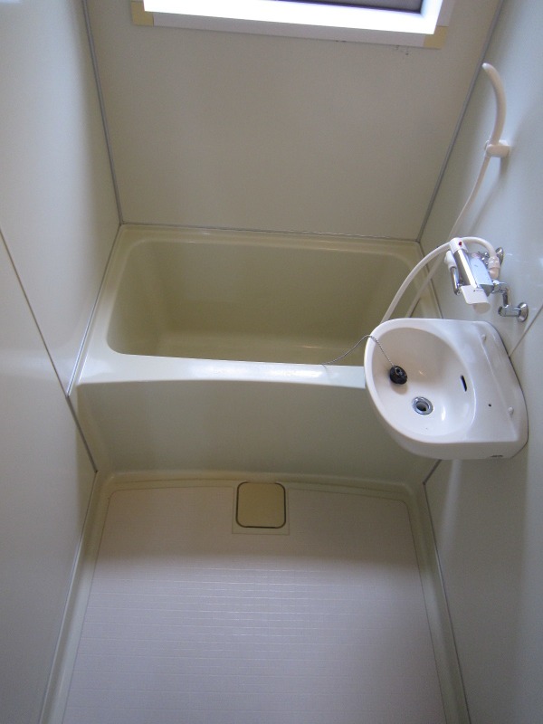 バス・シャワールーム　※別部屋参考写真