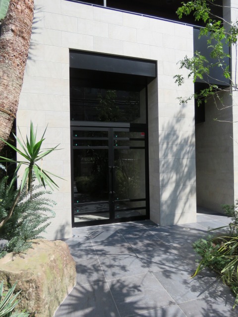 エントランス　建物の内部です