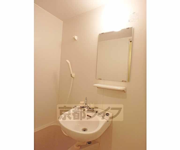 洗面設備　お風呂に洗面台があります。