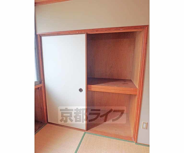 収納　奥行きのある収納です。