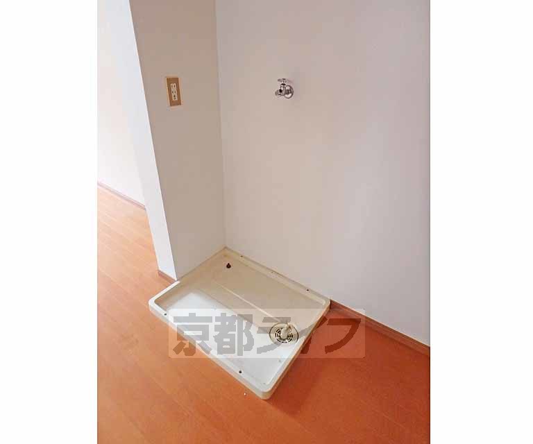 その他設備　階段下に洗濯機設置可能です。