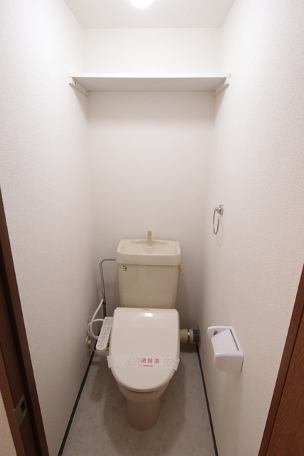 トイレ　温水洗浄便座付き