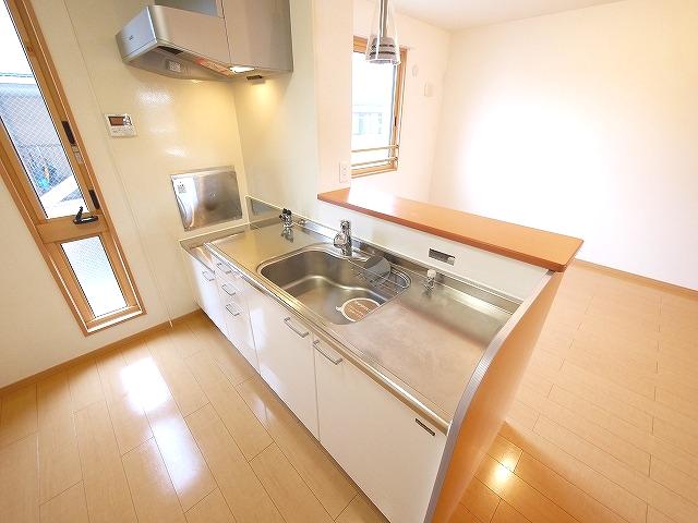 キッチン　コンパクトなキッチンで掃除もラクラク