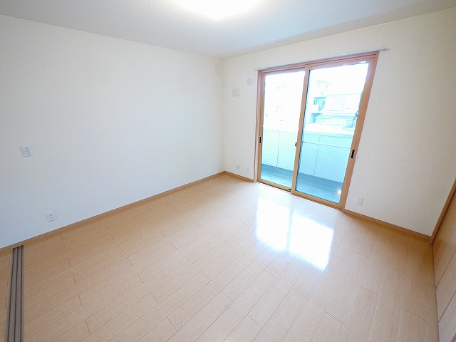 その他部屋・スペース　落ち着いて過ごせるお部屋なので、寝室にいかがでしょうか