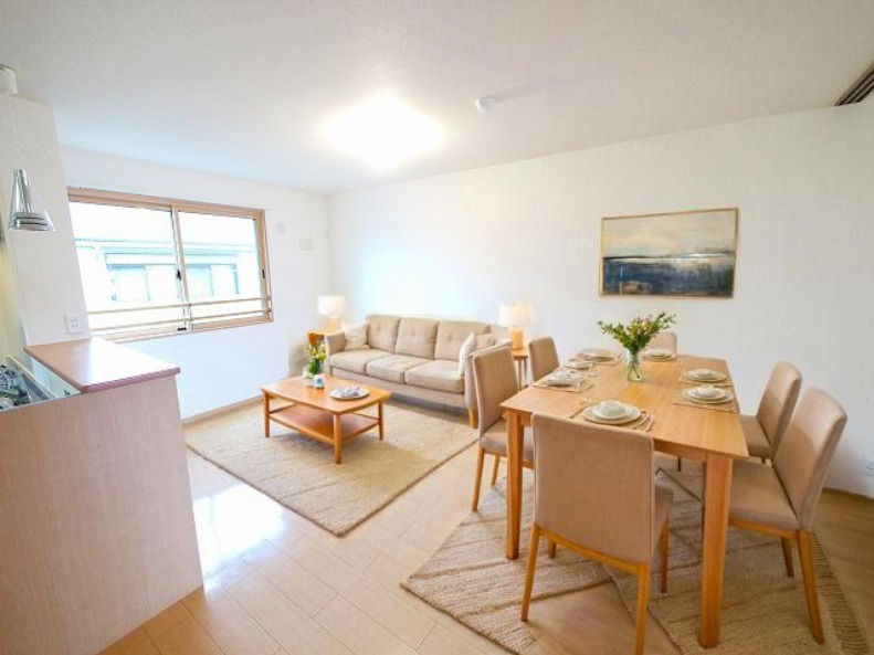 居室・リビング　CGで家具等を配置したもので家具等は含まれません