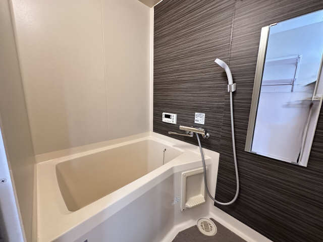 バス・シャワールーム　追い焚き機能付き