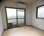居室・リビング　落ち着いた雰囲気のお部屋です