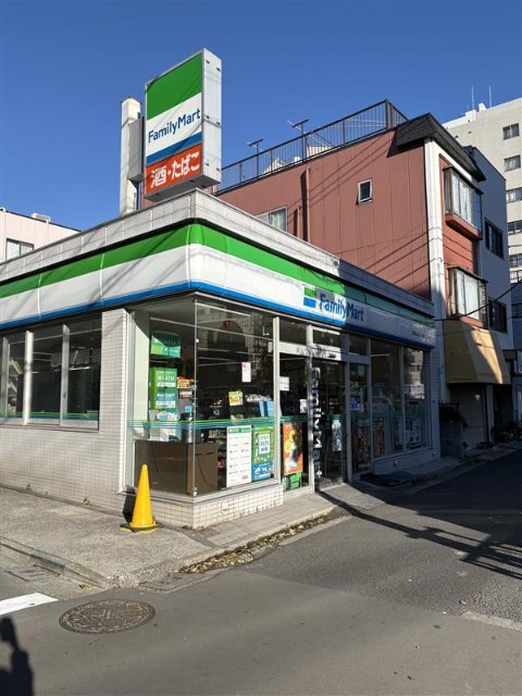 コンビニ　ファミリーマート江東北砂四丁目店（コンビニ）まで145m