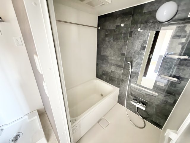 バス・シャワールーム　お風呂で日々の疲れを落としましょう