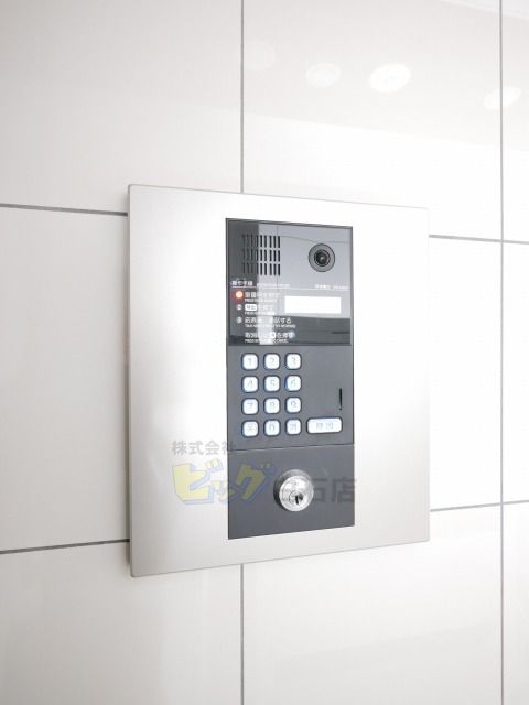 エントランス　人気のオートロック付きマンションです♪