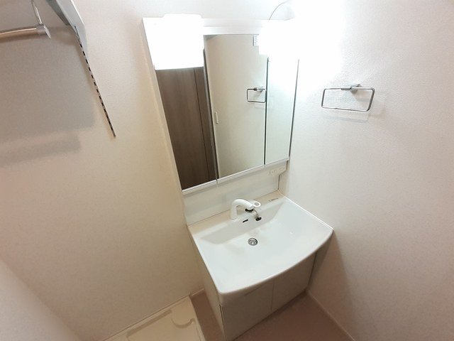 洗面設備　脱衣スペースもあります