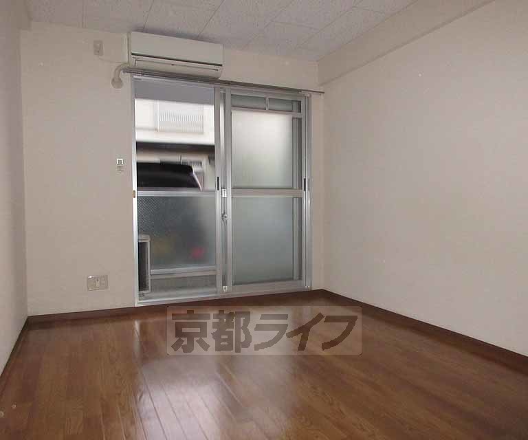 居室・リビング　きれいなお部屋です