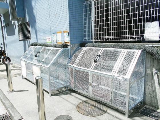 小学校　横浜市立鶴見小学校（小学校）まで600m