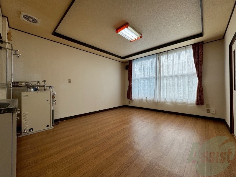 居室・リビング　広くてキレイなお部屋が広がっていて、充実した生活が送れそう。