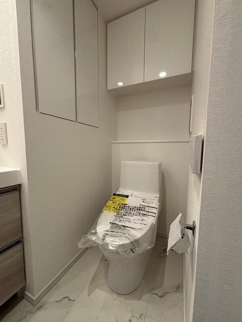 トイレ　温水洗浄暖房便座