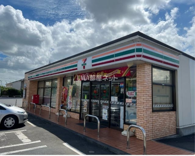 コンビニ　セブンイレブン 土浦市民会館前店（コンビニ）まで702m
