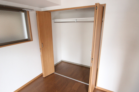 収納　※他部屋の写真です。