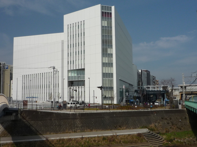 役所　横浜市　戸塚区役所（役所）まで700m