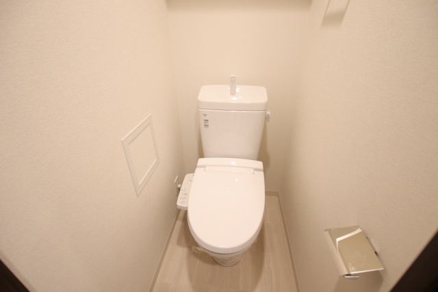 トイレ　※別室の参考写真の為、現況優先です。