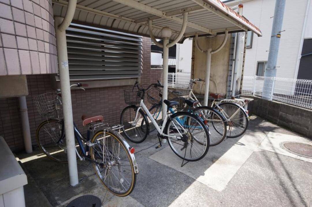駐車場　駐輪場