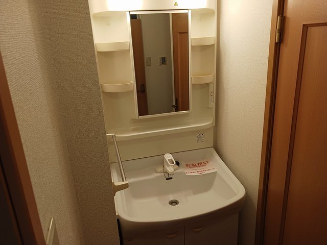 洗面設備　コンパクトで使いやすい洗面所