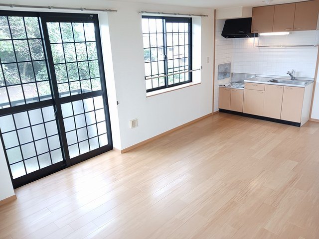 居室・リビング　こちらのリビングで趣味の時間をお楽しみください