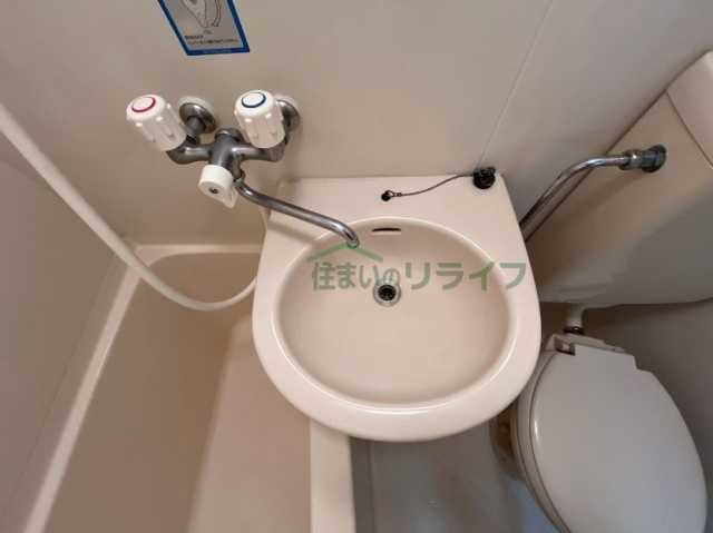 洗面設備　別部屋参考写真です