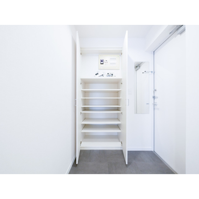 収納　シューズボックス