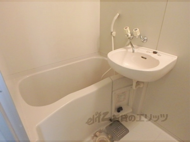 バス・シャワールーム　バス