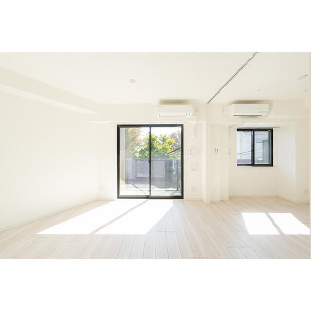 居室・リビング　こちらのリビングで趣味の時間をお楽しみください