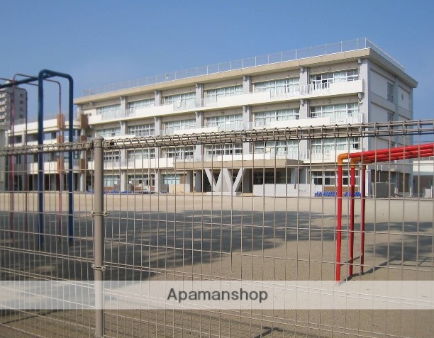 小学校　大分市立鶴崎小学校（小学校）まで2463m