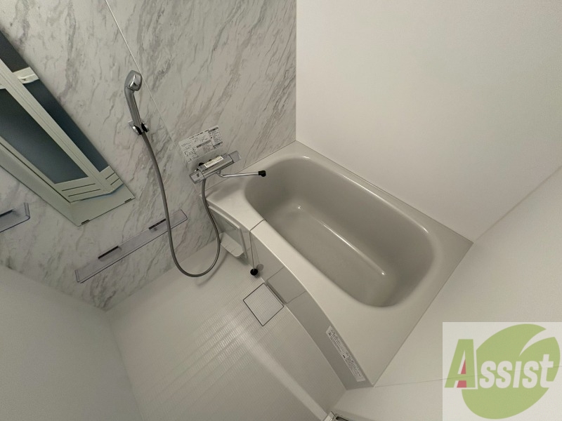 バス・シャワールーム　お風呂になります。一日の疲れを癒してくださいね。