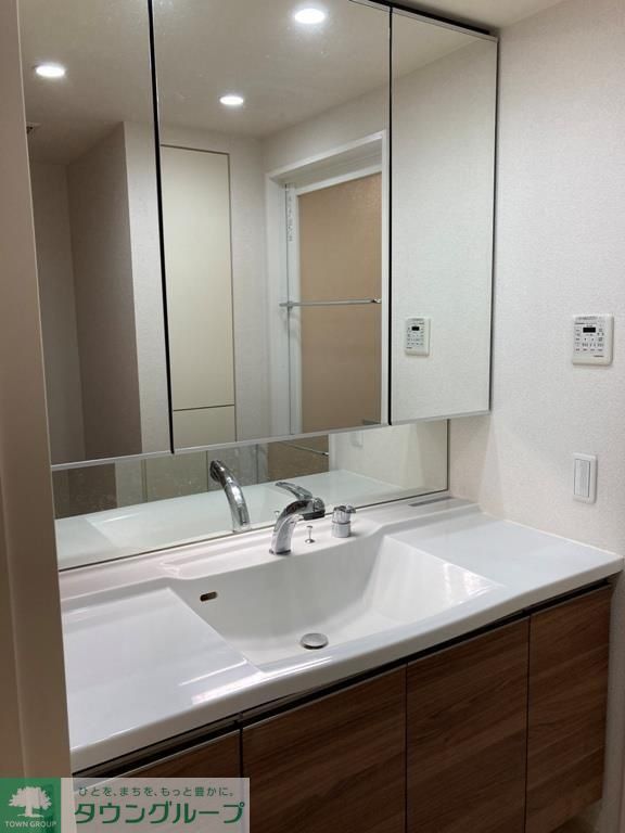 洗面設備　別部屋参考写真です