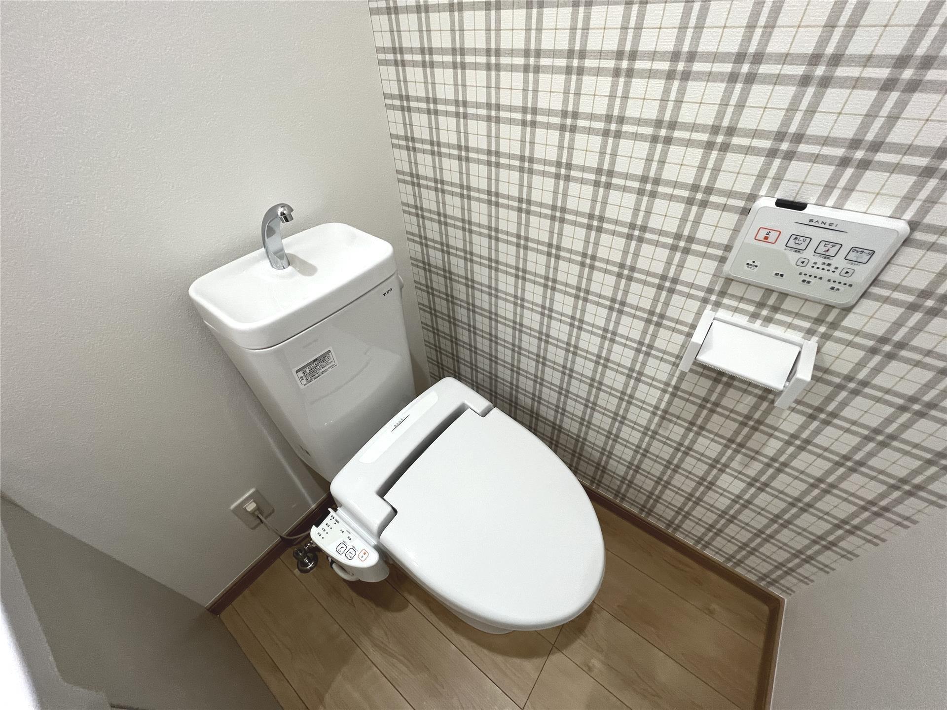 トイレ　入居中の為、別室画像です。