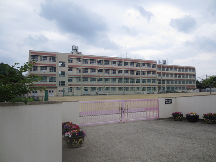 小学校　原小学校（小学校）まで540m