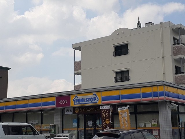 コンビニ　ミニストップ（コンビニ）まで850m