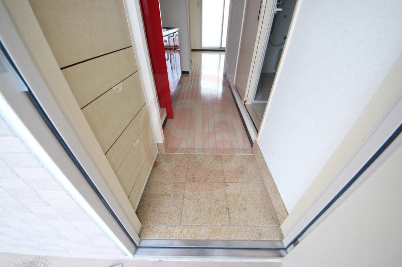 玄関　収納もある玄関です