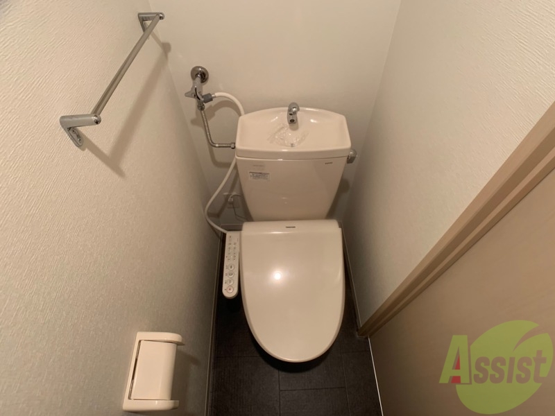 トイレ　ウォシュレット付きのトイレです。シャワートイレは日本の宝。