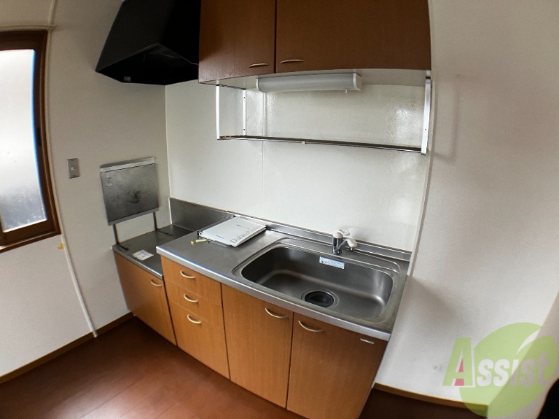 キッチン　キッチンは作業台もあり広めなので使いやすそうですね。