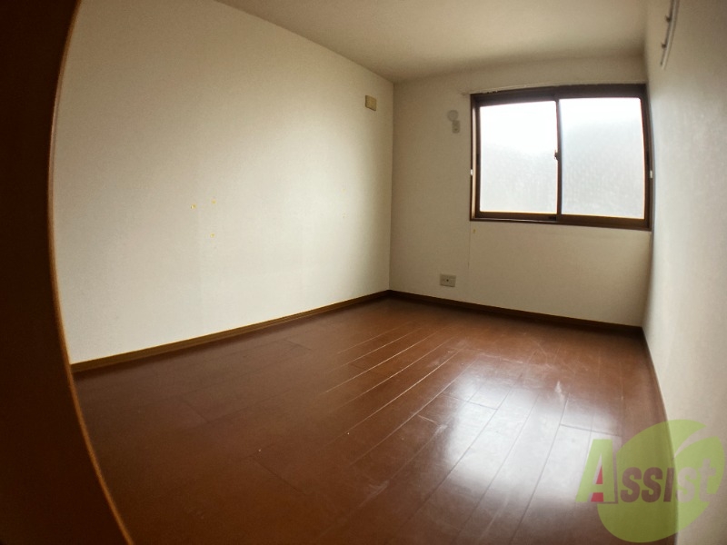 その他部屋・スペース　６帖の洋室があります。寝室にできそうですね。